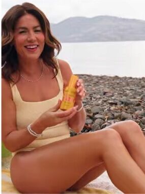 Dew of the Gods Amalfi Glaze Heaven Grade Body Serum Jillian Harris Jilly Box